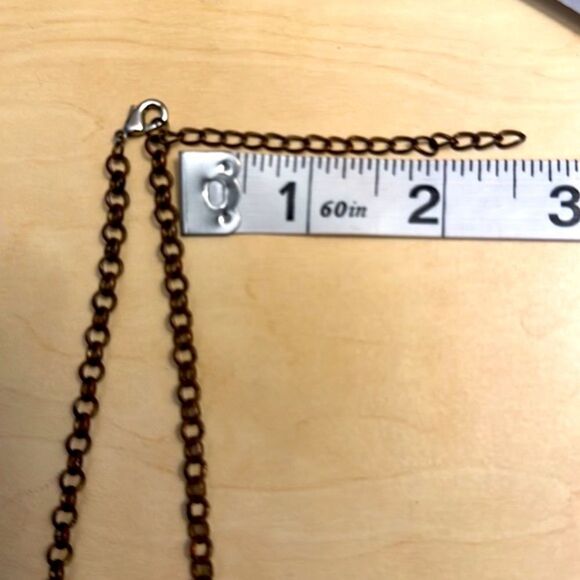 Vintage-Looking Daisy Necklace - Picture 2 of 5